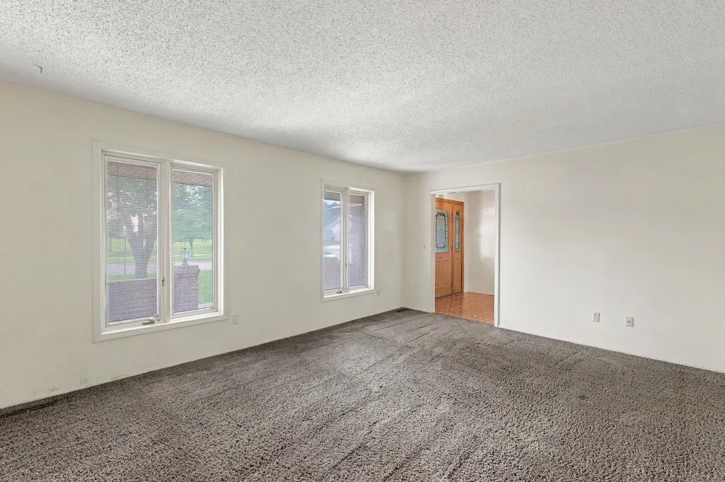 701 N Oak Forest Lane Derby KS 67037-2119
