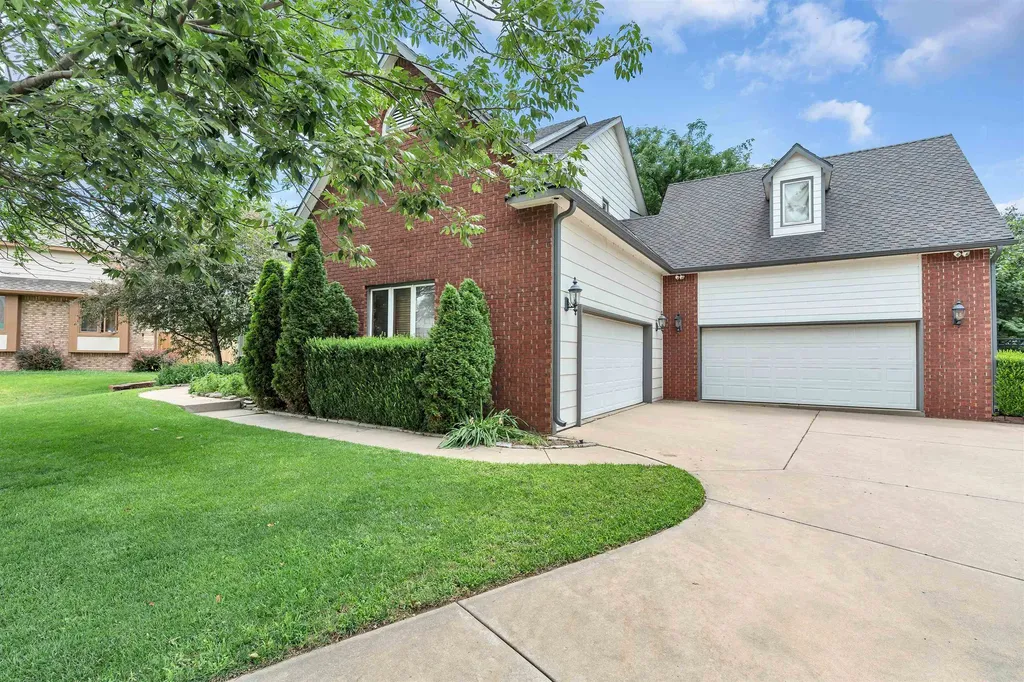 9438 W Sterling Court Wichita KS 67205