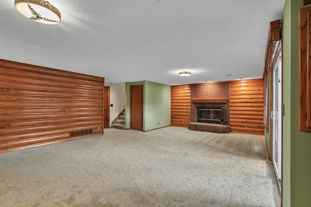 9438 W Sterling Court Wichita KS 67205