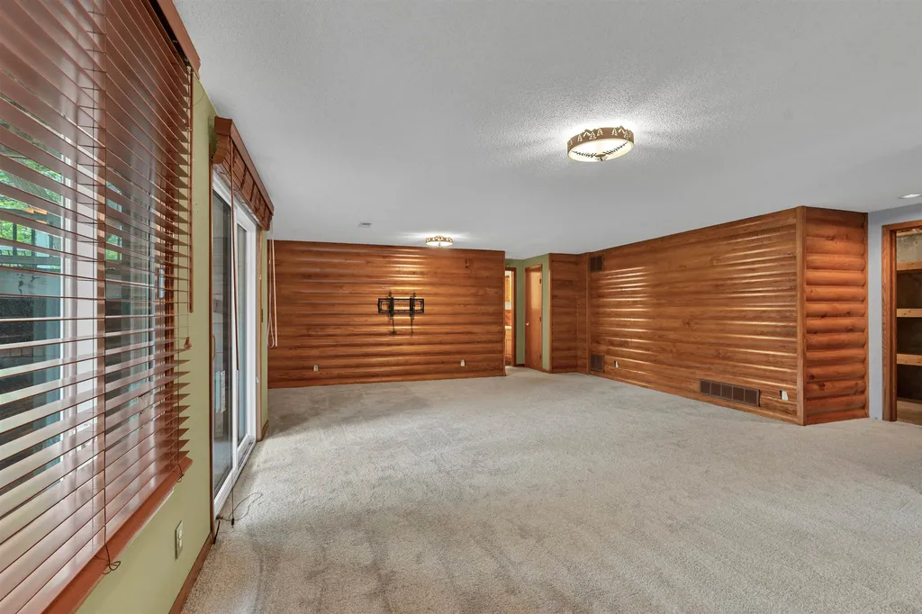 9438 W Sterling Court Wichita KS 67205