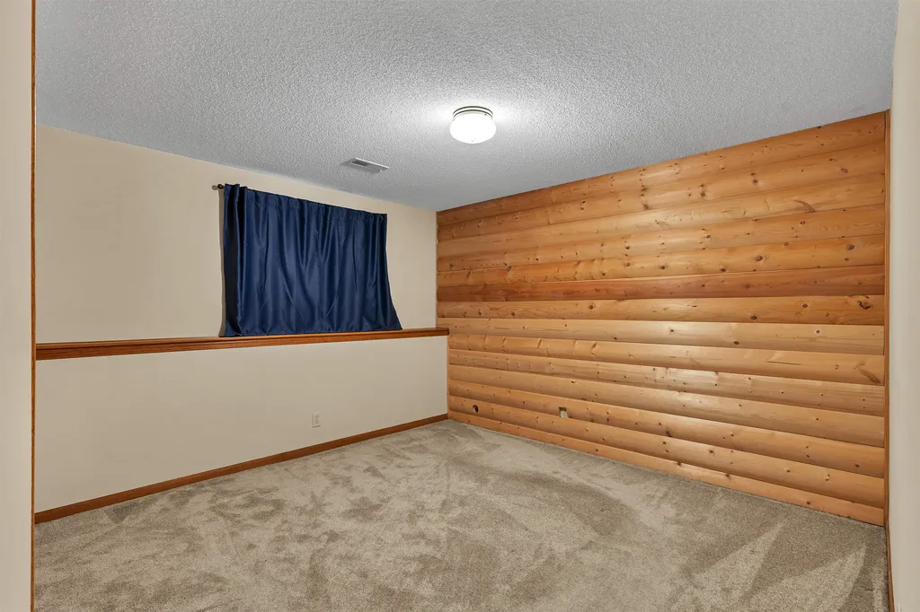 9438 W Sterling Court Wichita KS 67205