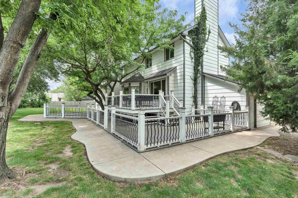 9438 W Sterling Court Wichita KS 67205