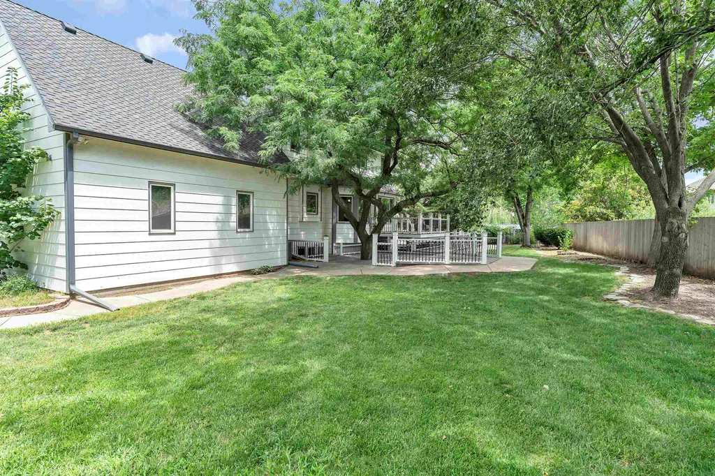 9438 W Sterling Court Wichita KS 67205