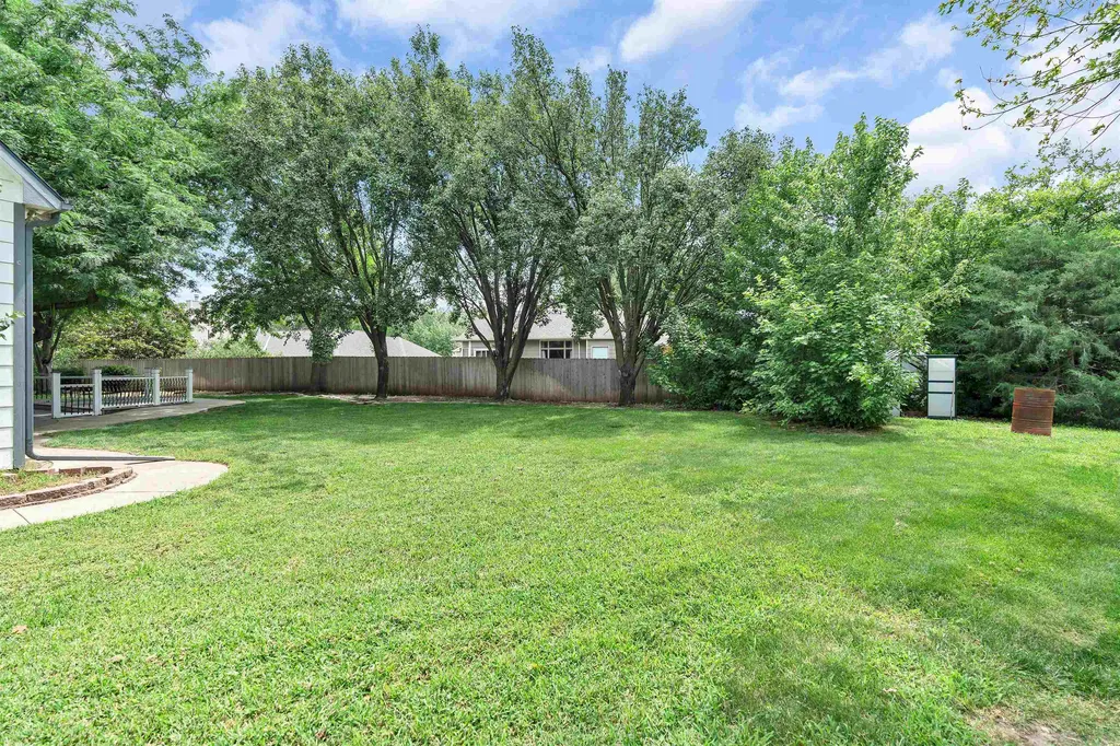 9438 W Sterling Court Wichita KS 67205