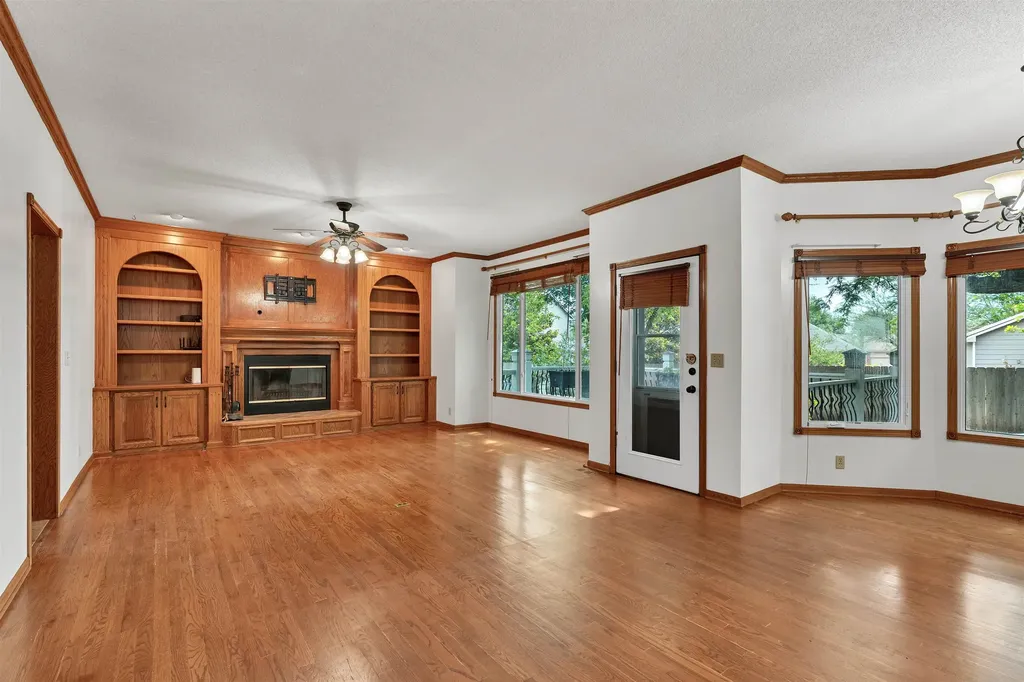9438 W Sterling Court Wichita KS 67205