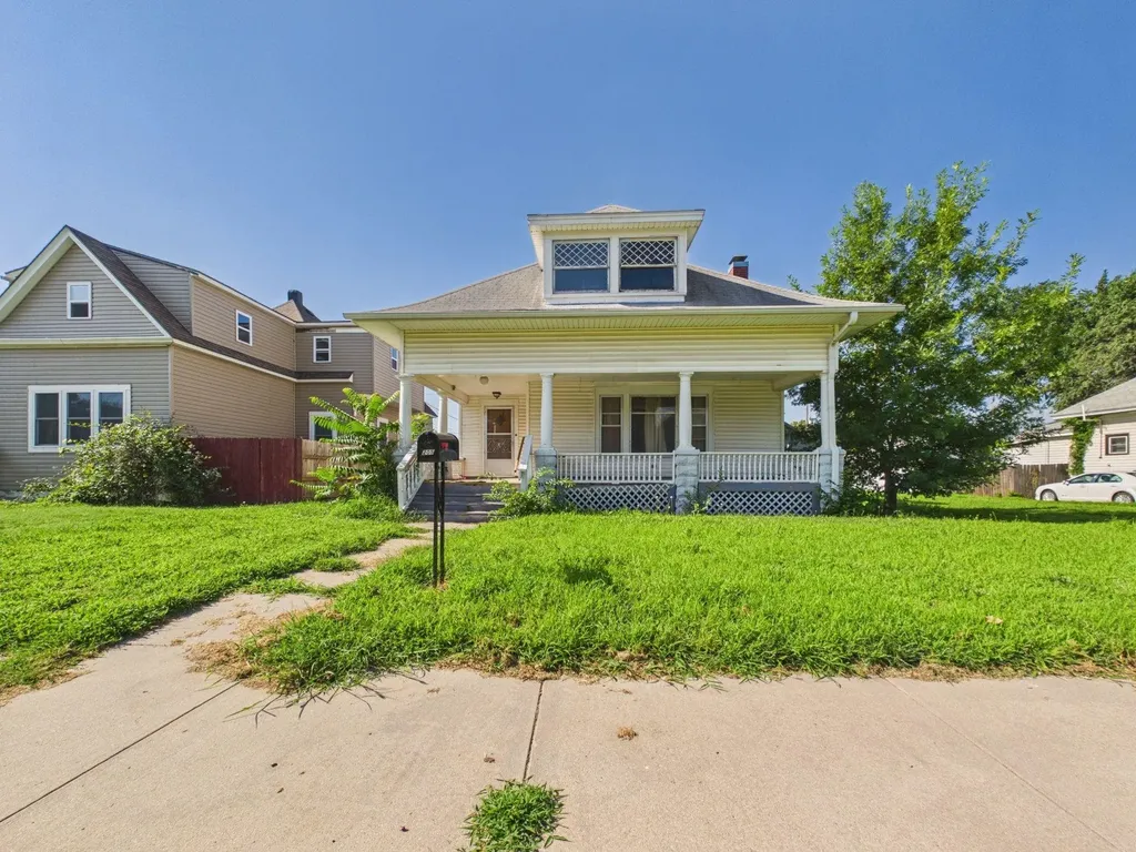 205 W 10th Avenue Hutchinson KS 67501