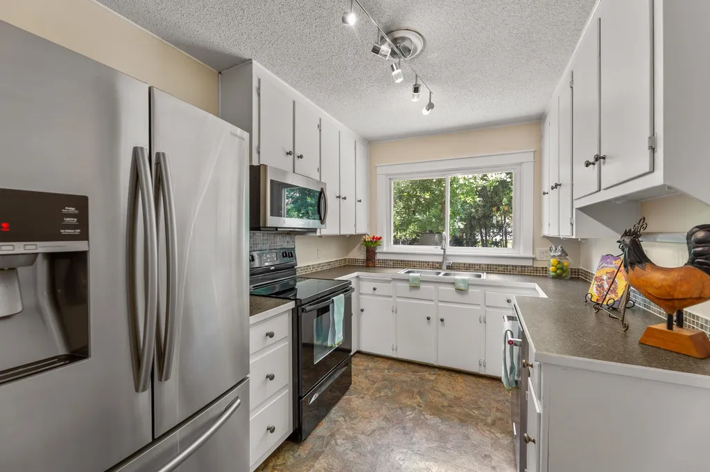 826 Parkwood Wichita KS 67208