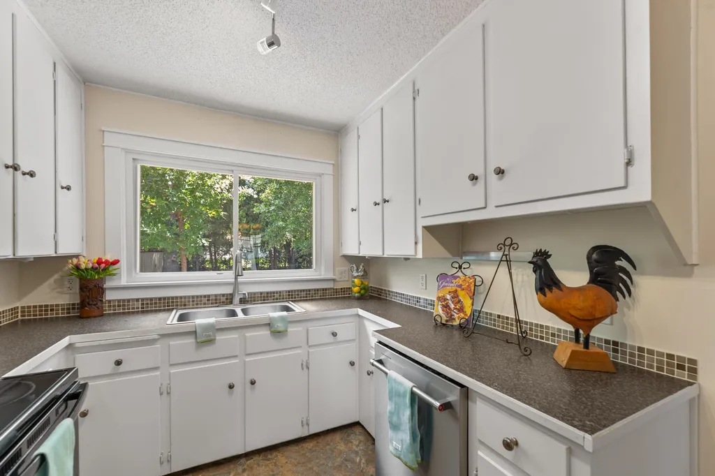826 Parkwood Wichita KS 67208
