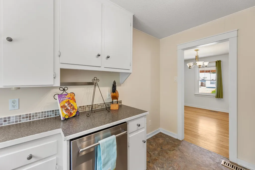826 Parkwood Wichita KS 67208