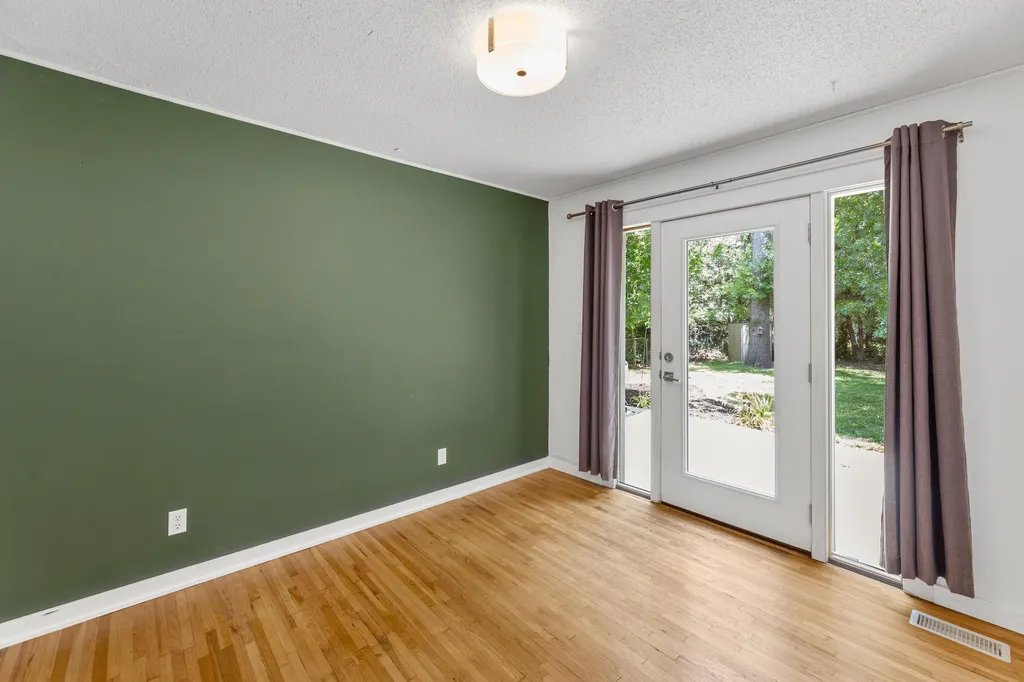 826 Parkwood Wichita KS 67208