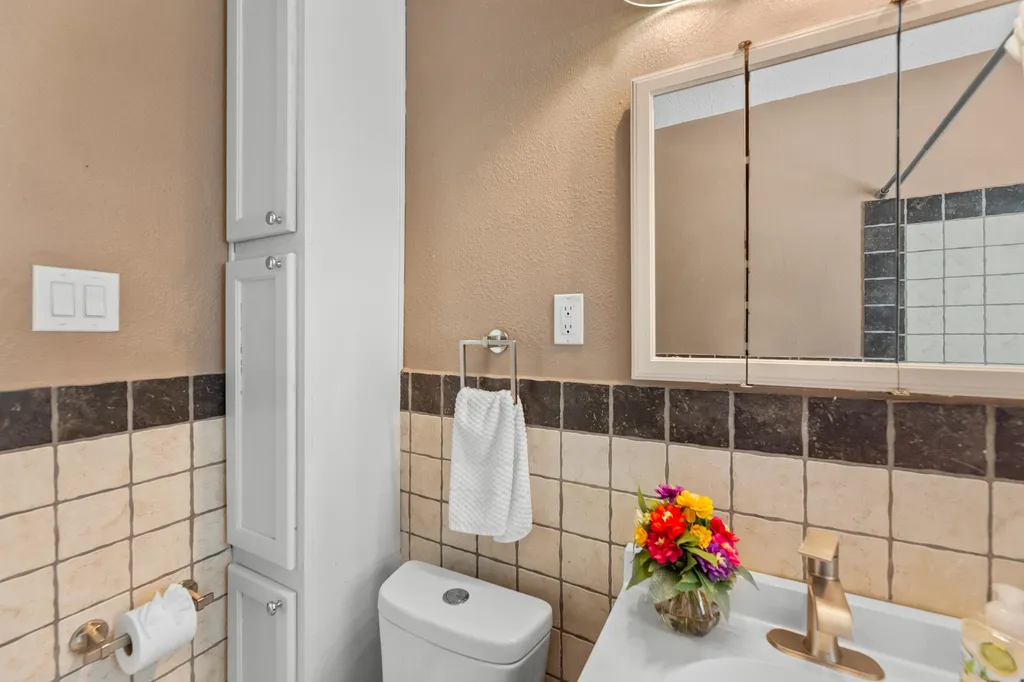 826 Parkwood Wichita KS 67208