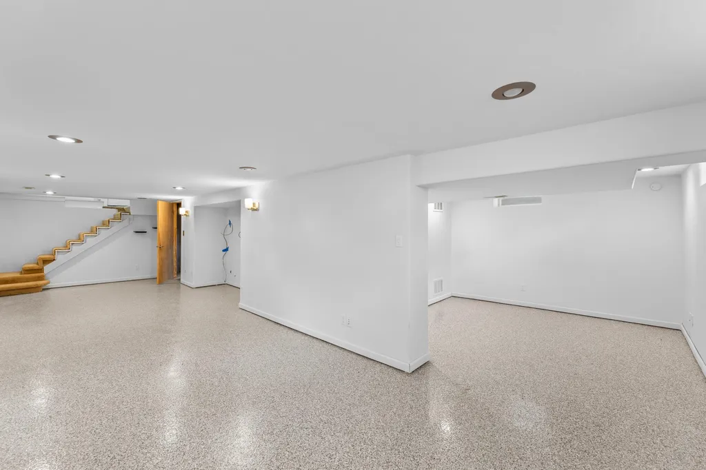 826 Parkwood Wichita KS 67208