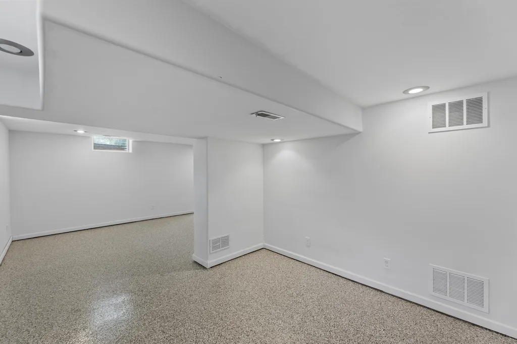826 Parkwood Wichita KS 67208