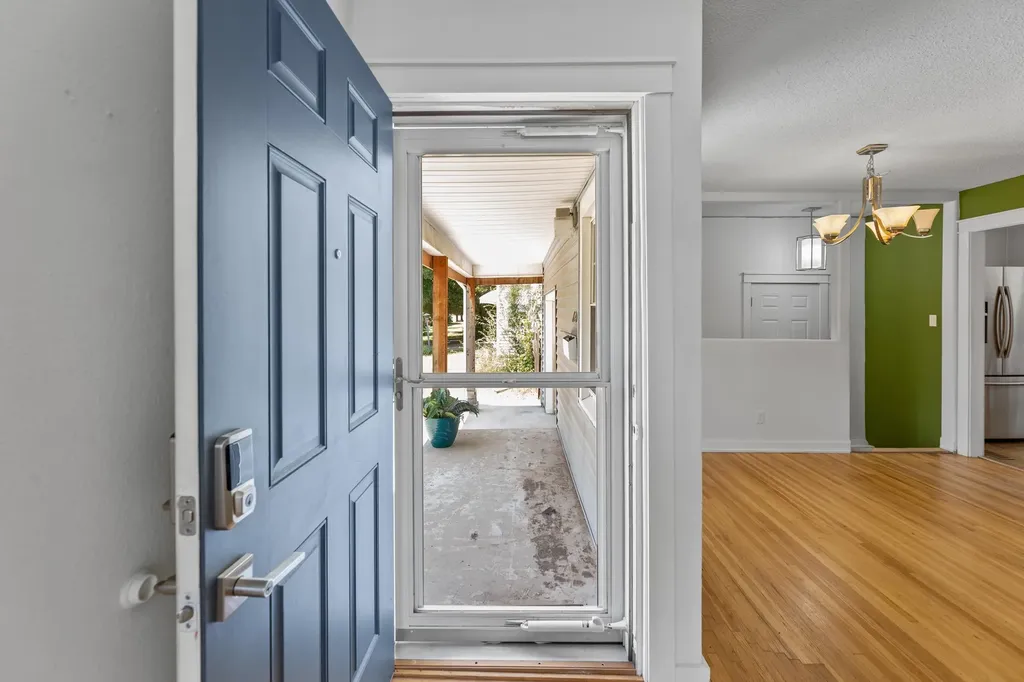 826 Parkwood Wichita KS 67208