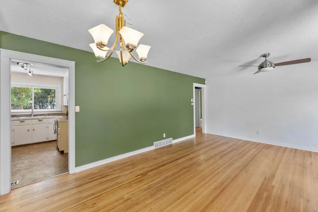 826 Parkwood Wichita KS 67208