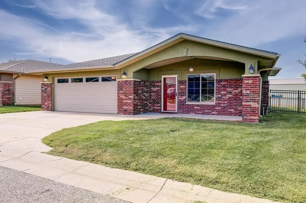2209 Cottonwood Lane Winfield KS 67156