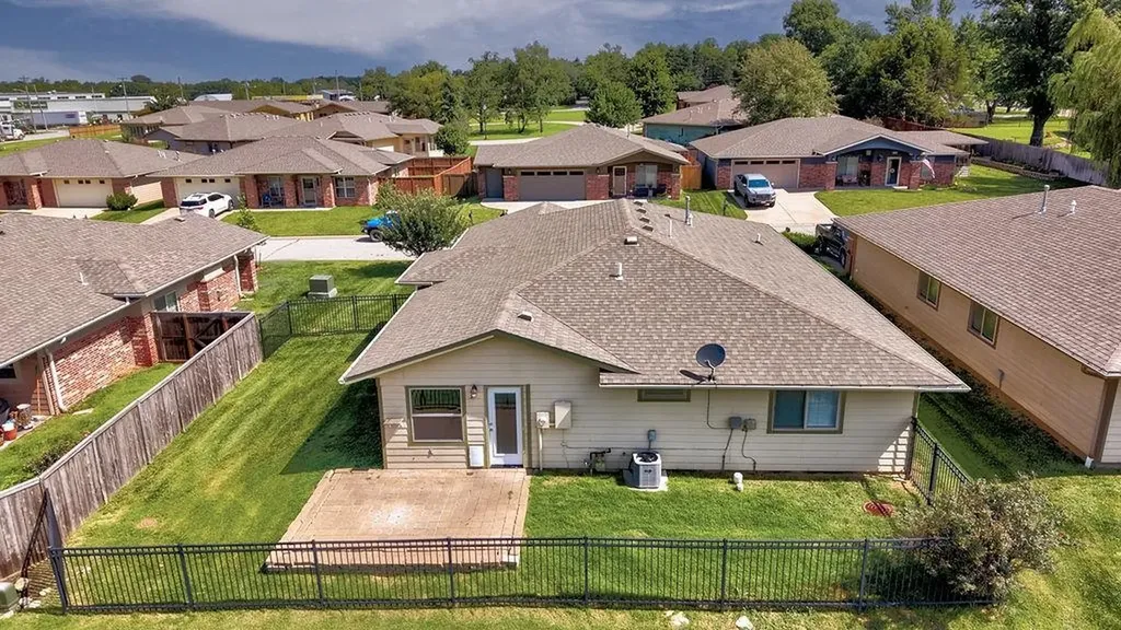 2209 Cottonwood Lane Winfield KS 67156