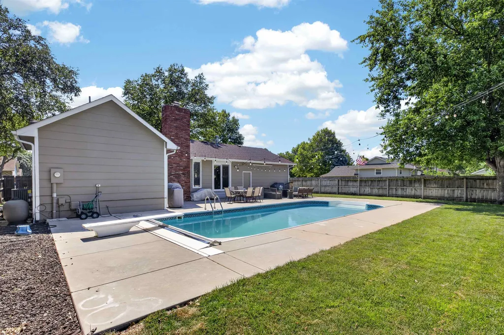503 N Pine Grove Wichita KS 67212