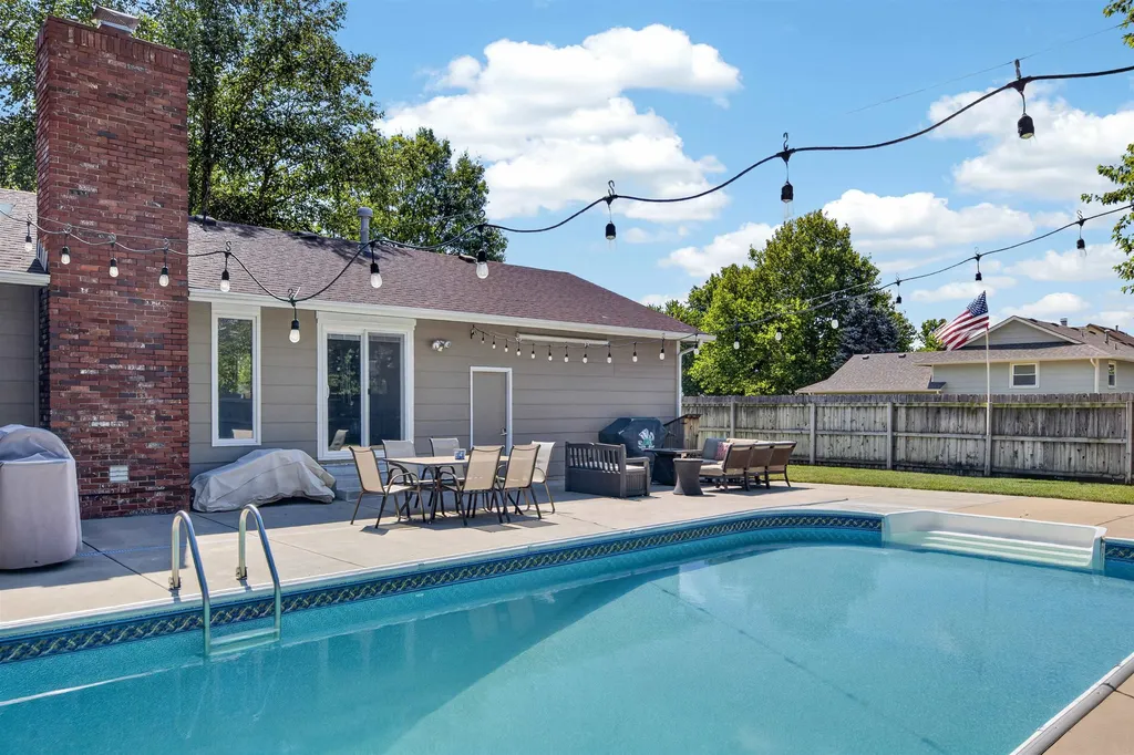 503 N Pine Grove Wichita KS 67212