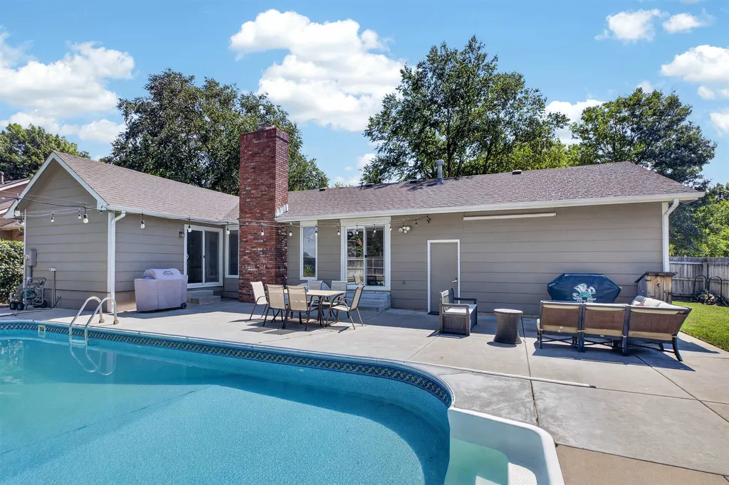 503 N Pine Grove Wichita KS 67212