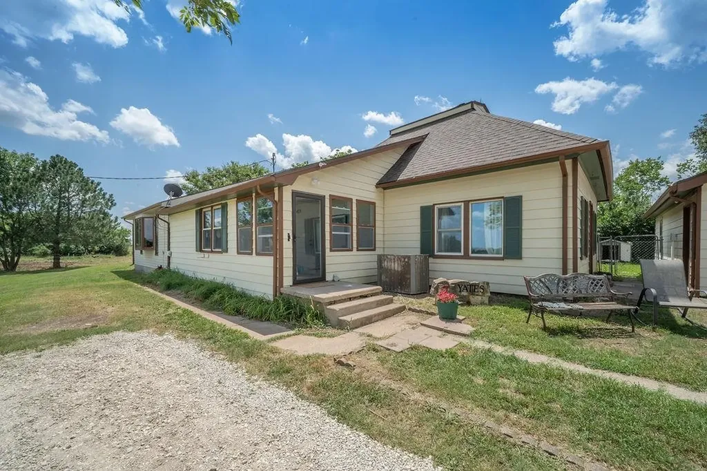 11857 SW 160th Street Rose Hill KS 67133