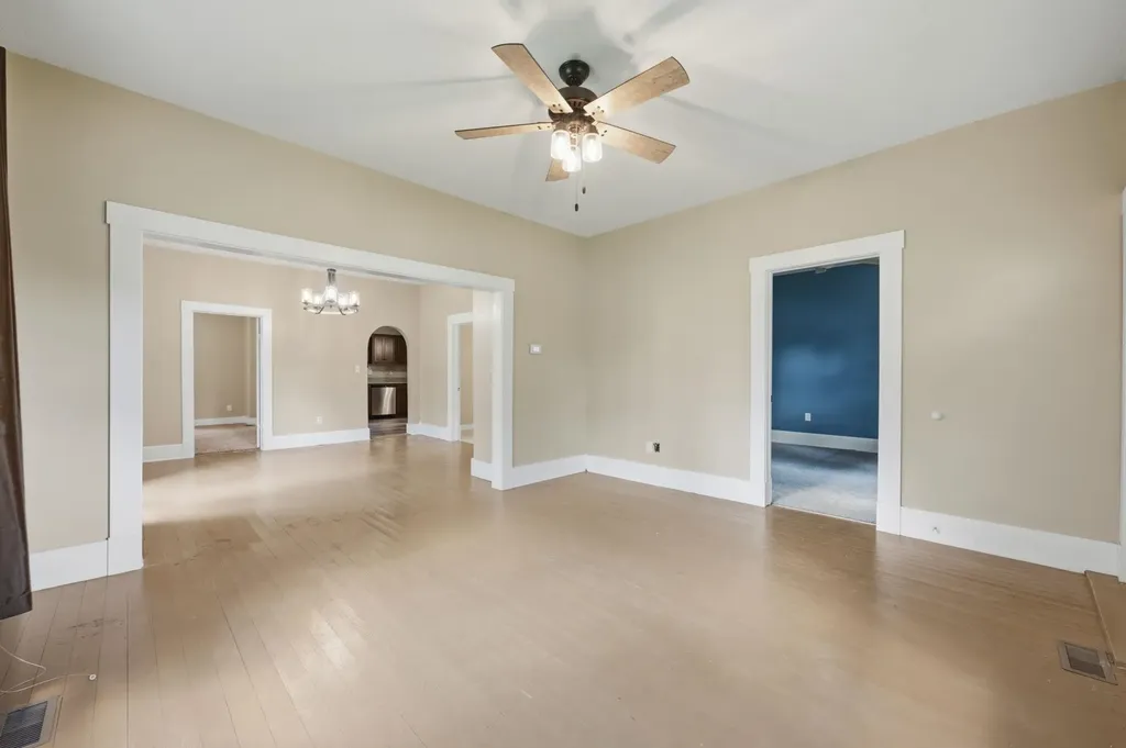 219 S Robbins Road Norwich KS 67118