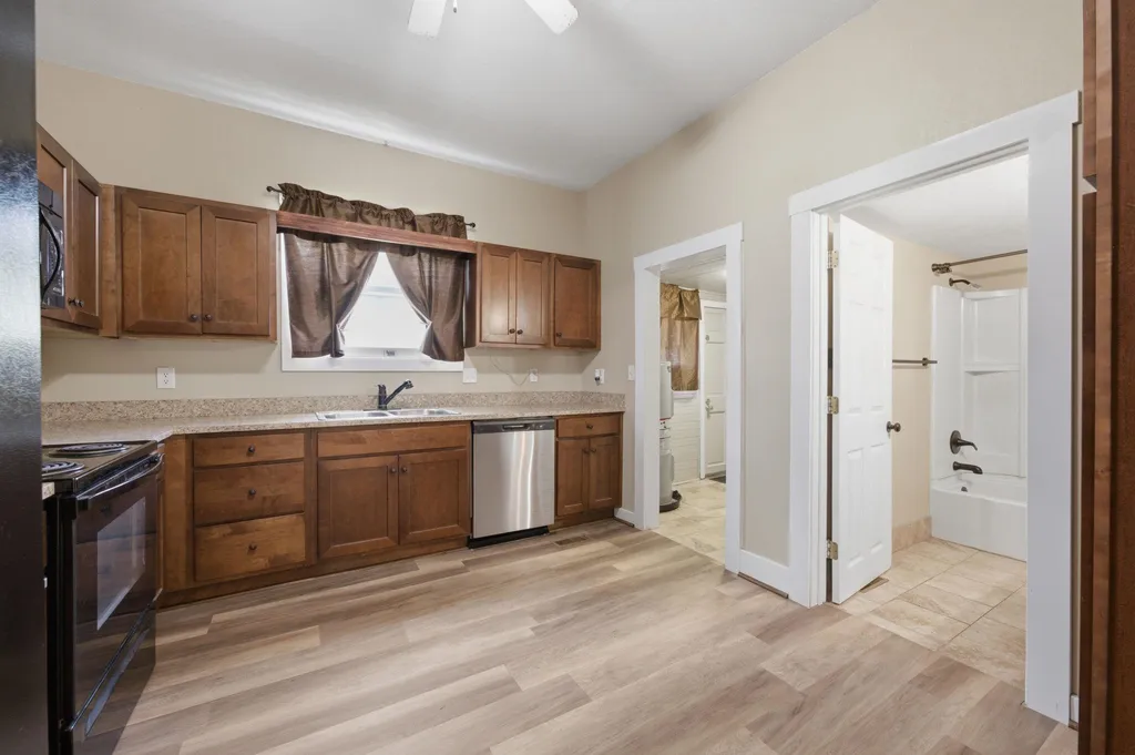 219 S Robbins Road Norwich KS 67118
