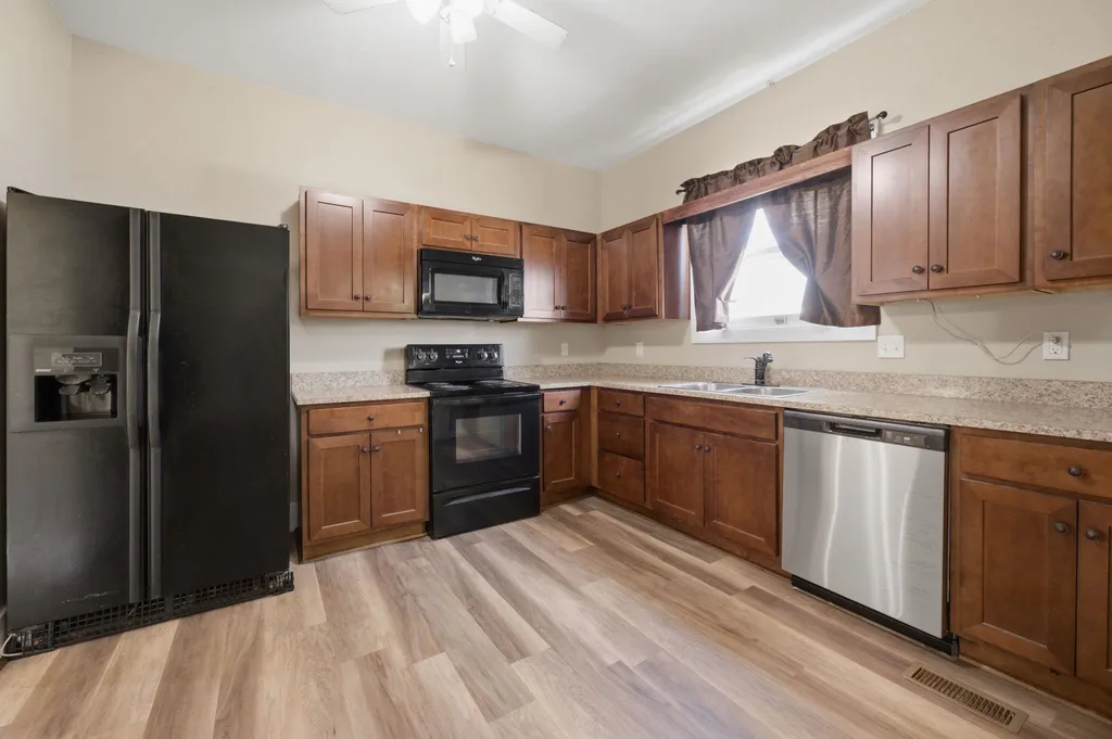 219 S Robbins Road Norwich KS 67118