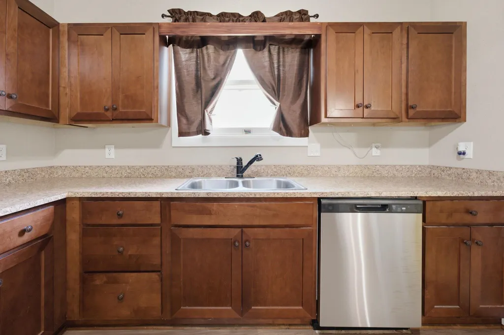 219 S Robbins Road Norwich KS 67118