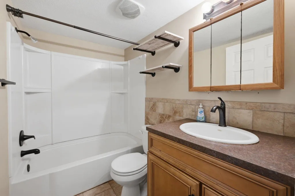219 S Robbins Road Norwich KS 67118