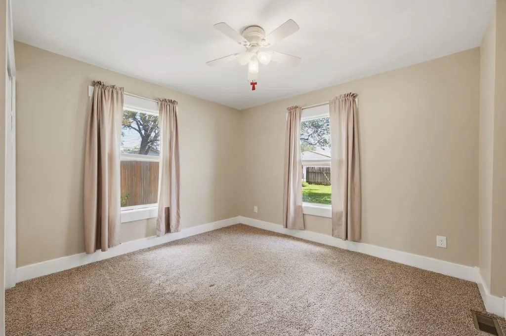 219 S Robbins Road Norwich KS 67118