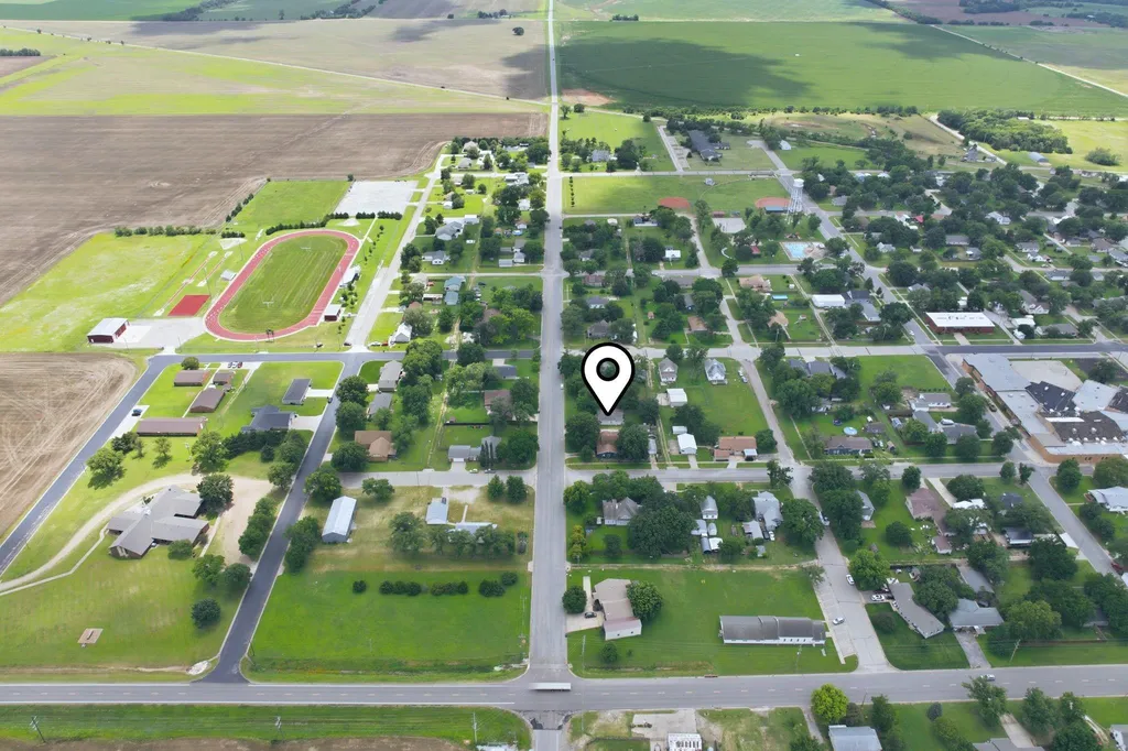 219 S Robbins Road Norwich KS 67118
