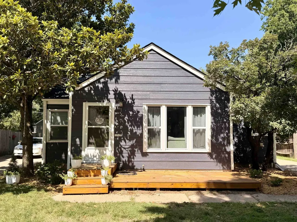 147 S Bleckley Wichita KS 67218