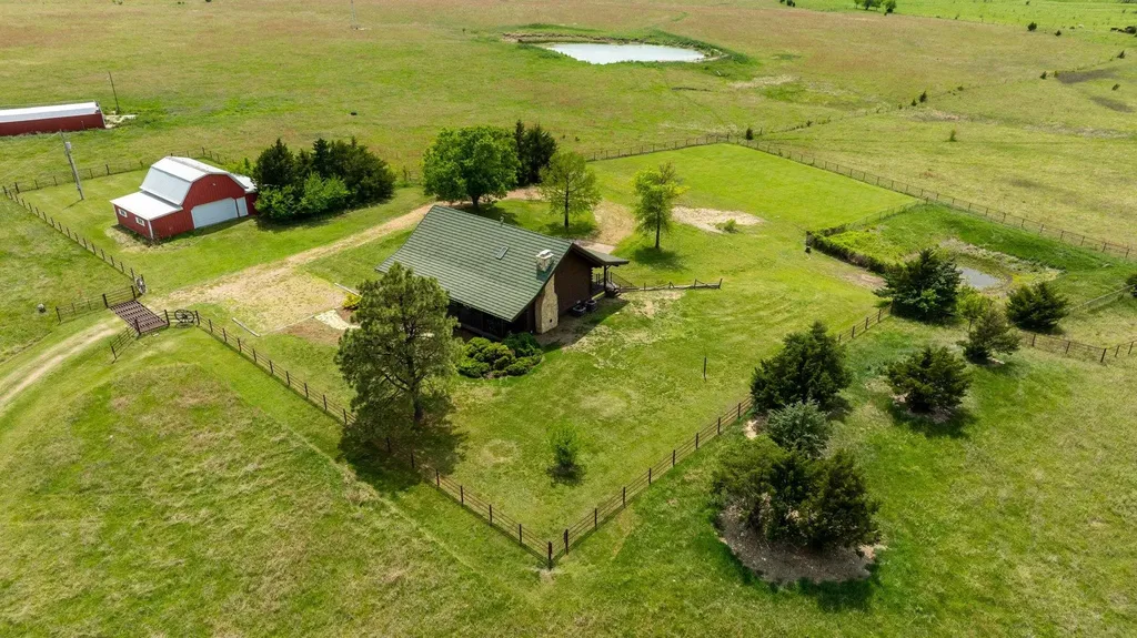 9815 S Rock Road Valley Center KS 67147