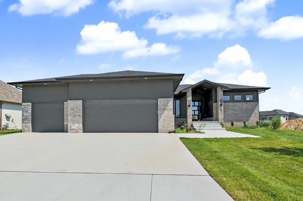 2591 N Doris Court Wichita KS 67205