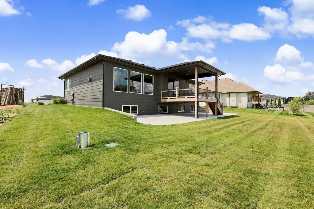2591 N Doris Court Wichita KS 67205