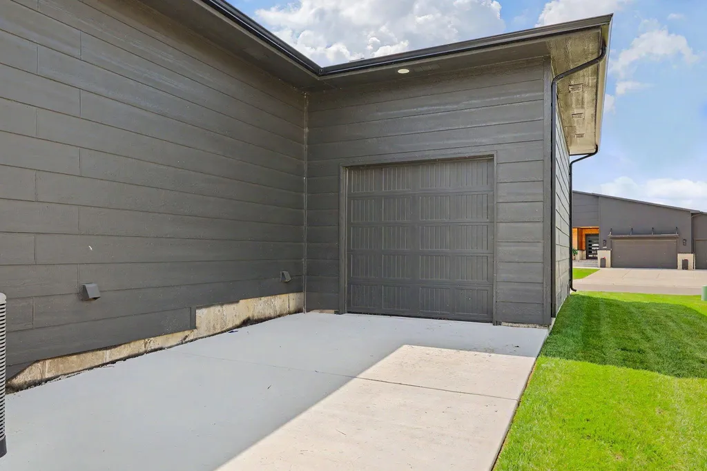 2591 N Doris Court Wichita KS 67205