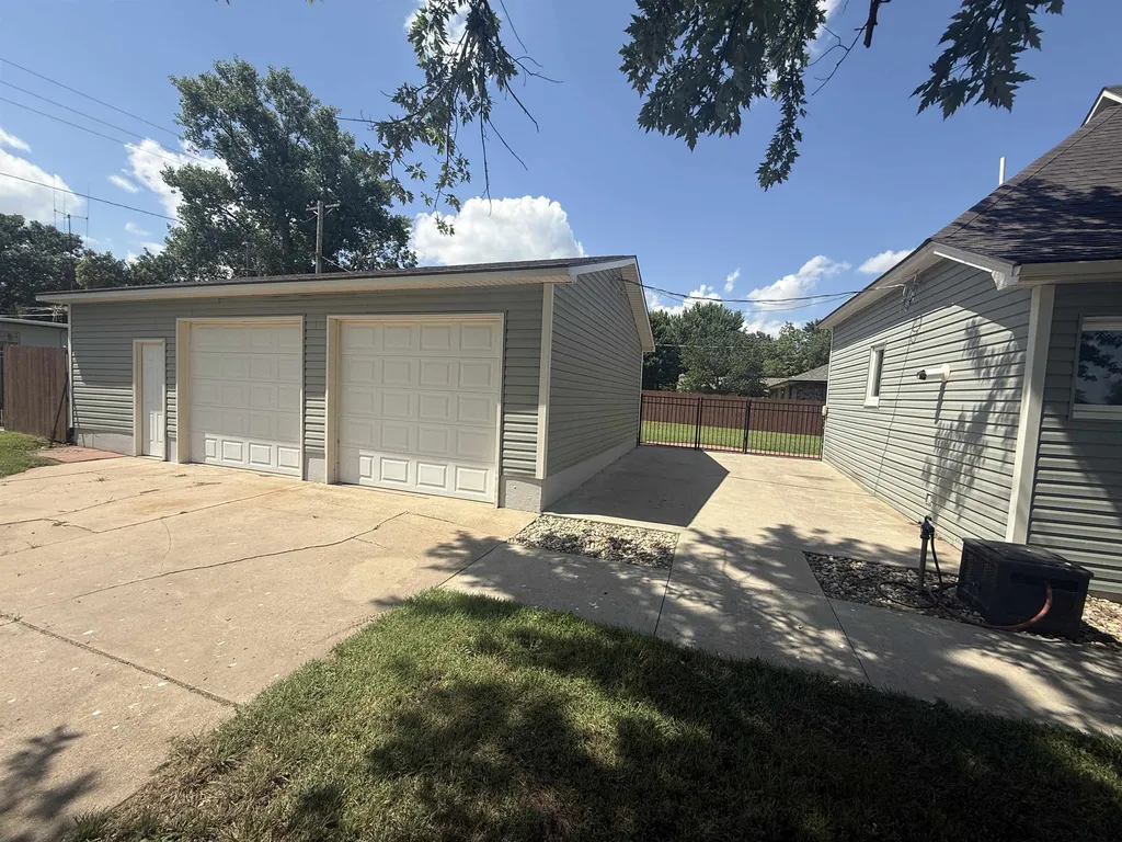322 S 7th Street Conway Springs KS 67051