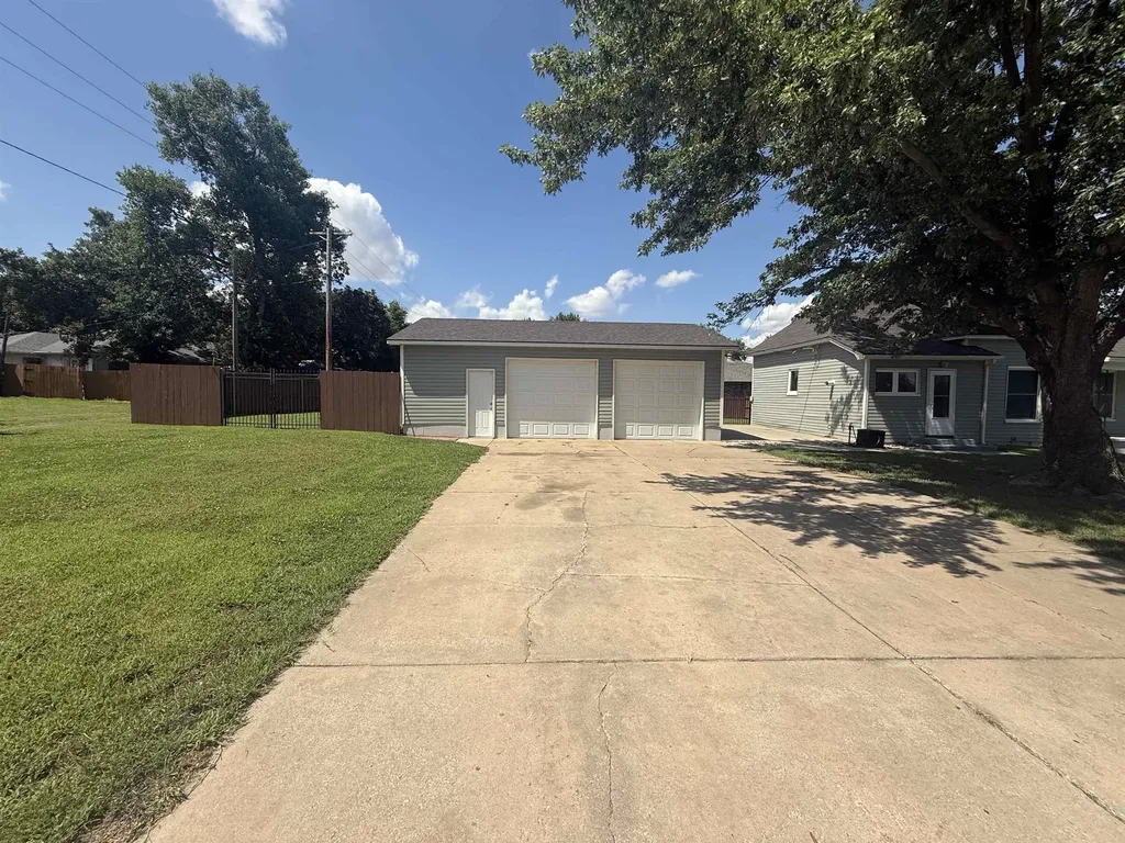322 S 7th Street Conway Springs KS 67051