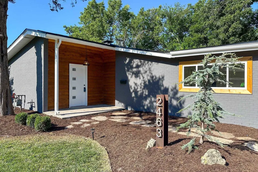 2463 N Coolidge Avenue Wichita KS 67204