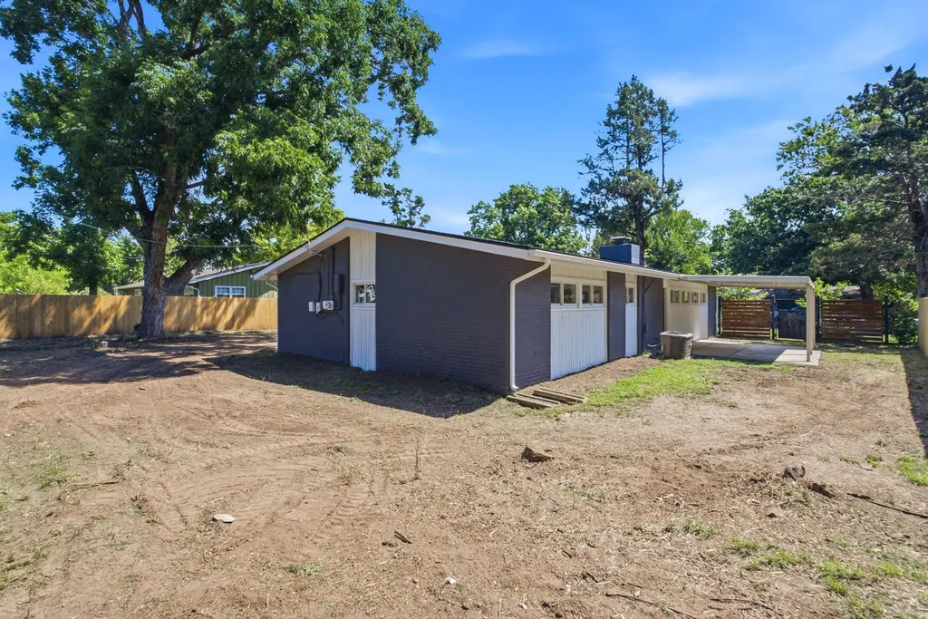 2463 N Coolidge Avenue Wichita KS 67204