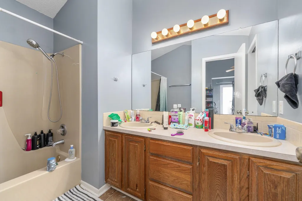 1509 N Smith Circle Wichita KS 67212