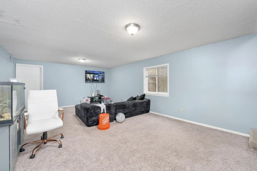 1509 N Smith Circle Wichita KS 67212