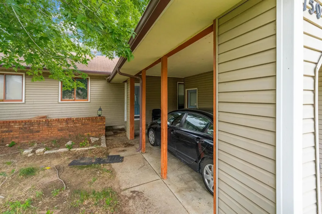 1509 N Smith Circle Wichita KS 67212