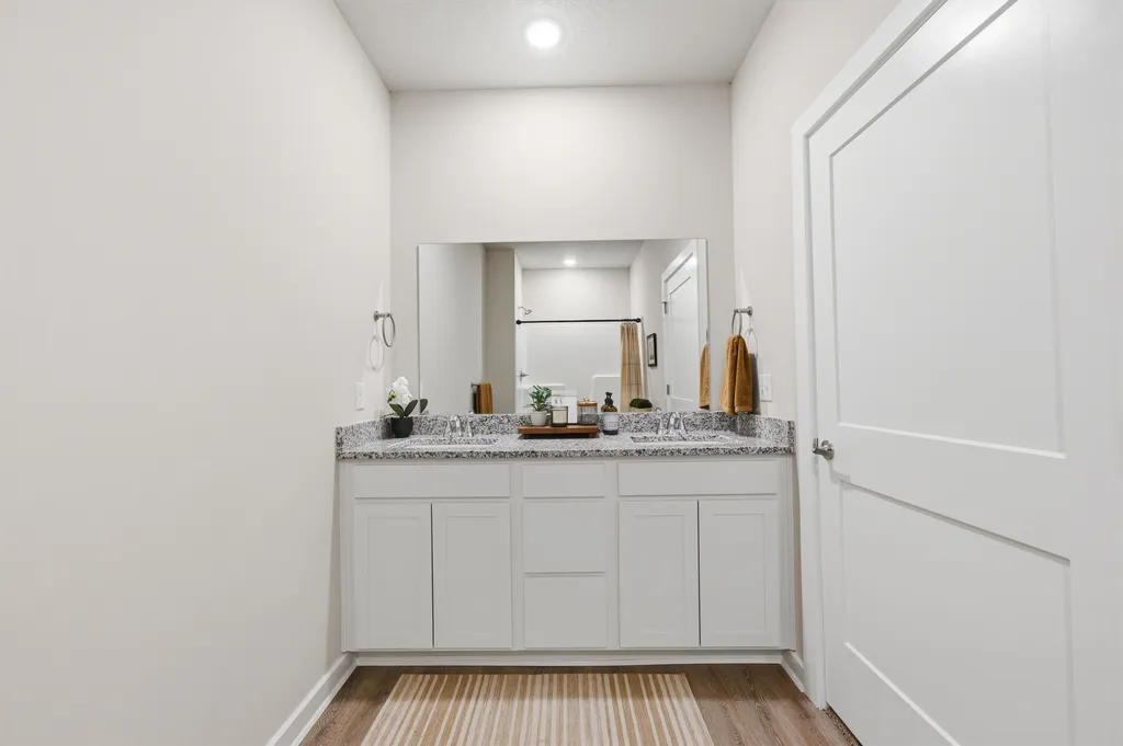 1606 N Topaz Lane Mulvane KS 67110