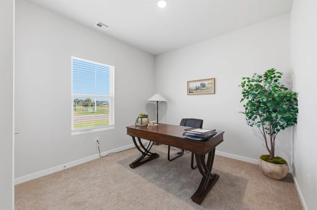 1606 N Topaz Lane Mulvane KS 67110