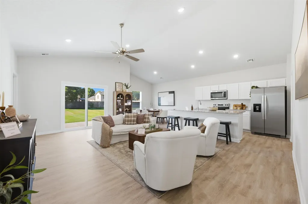 1606 N Topaz Lane Mulvane KS 67110