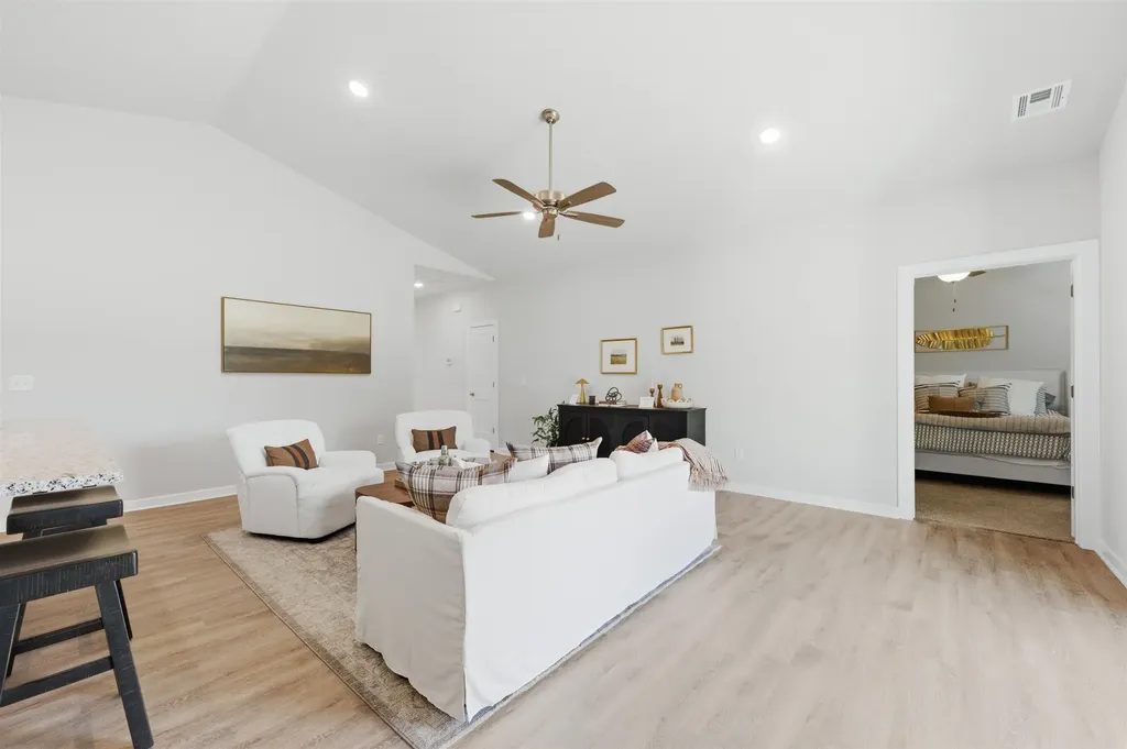 1606 N Topaz Lane Mulvane KS 67110