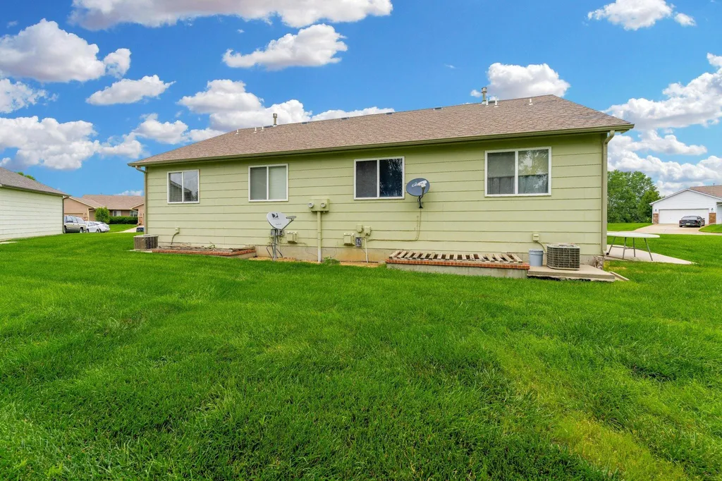 3811 N Pepper Ridge Street Wichita KS 67205