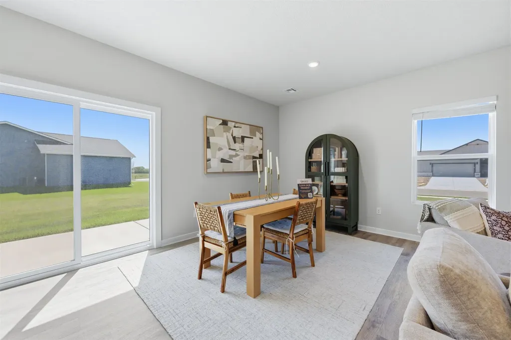 1607 N Emerald Drive Mulvane KS 67110